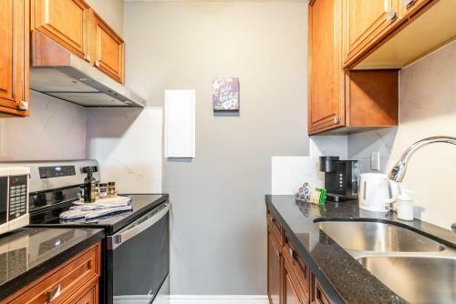 Cozy 1br Apartment With King Bed - Near Downtown