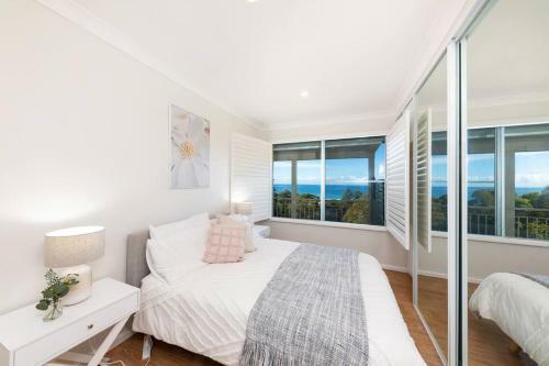 Blissful Retreat With Panoramic Views Of One Mile