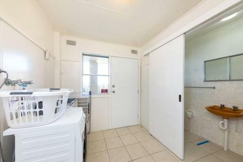 Blissful Retreat With Panoramic Views Of One Mile