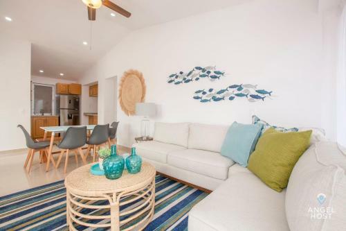 Private Beach And Oceanfront Resort Style Pool Home