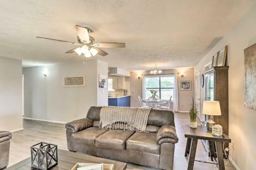 Charming Mountain Home Getaway With Gas Grill!