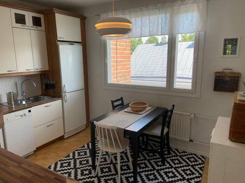 Apartamento Hyvin Varusteltu Perhehuoneisto Pys�k�intipaikalla