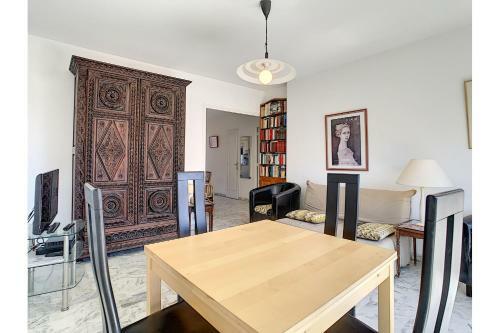 2 Bed Apartment Sea View 100m From Beach - Happy Rentals