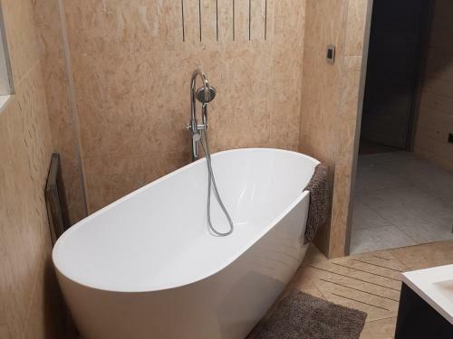 Chalet Aromas, 7 Pi�ces, 10 Personnes - Fr-1-654-8
