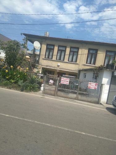 Hostal Zugdidi Dutu Megreli N1
