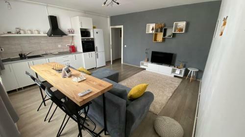 Cosy, Modern Apartment In A Quiet Neighbourhoor
