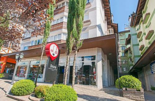 Apartamento No Centro De Canela - Localiza��o Perfeita!