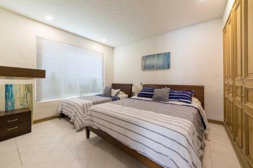 Preciosa Casa Con Piscina Y Un Clima Privilegiado