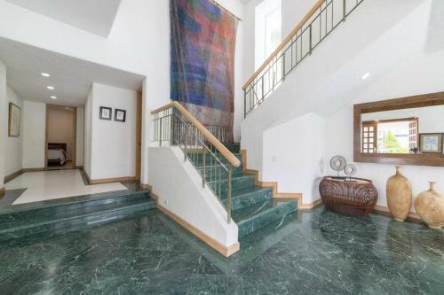 Preciosa Casa Con Piscina Y Un Clima Privilegiado