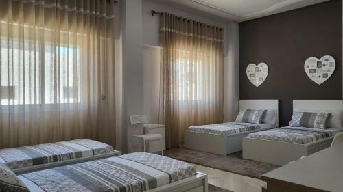 Charming New Large Luxurious Apartment.