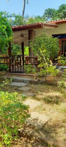 Hostal Batu's Safari Villa