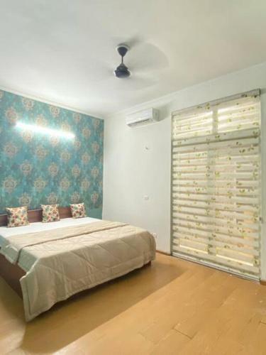 Entire Villa With Private Parking & Private Garden