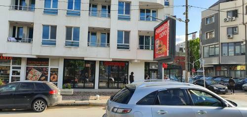 Colonel Apartment 953