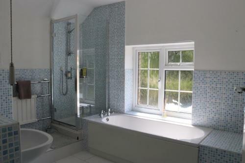 Hostal York Cottage House & Spa