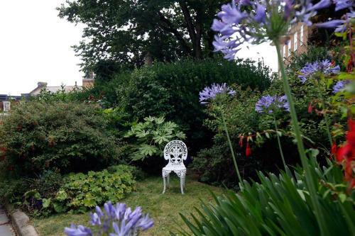 Apartamento Stunning 2 Bedroom Flat 8min Walk From The Beach