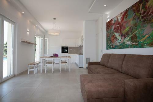 Villa Kruno, With The Pool And Spectacular View