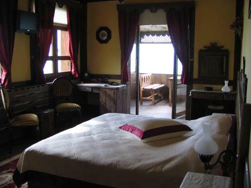 Hotel Z�mr�d�anka Otel