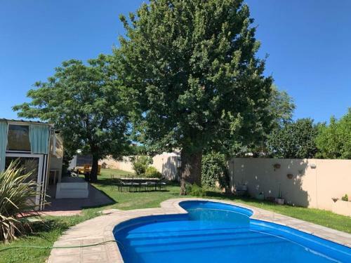 Casa Grande Con Parque Y Pileta