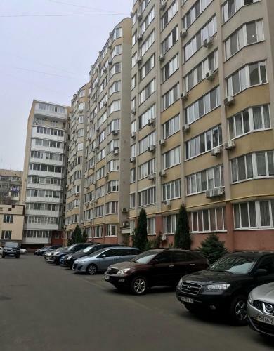 Apartments & Vernissage On Kostandi Street