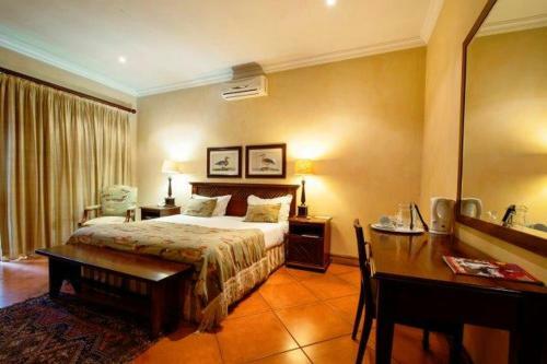 Hostal The Ambassador Suites