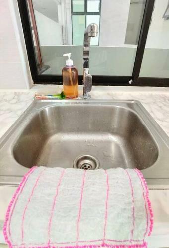 Apartamento B1606 Platino Paradigmmall Netflix Poolviewstay