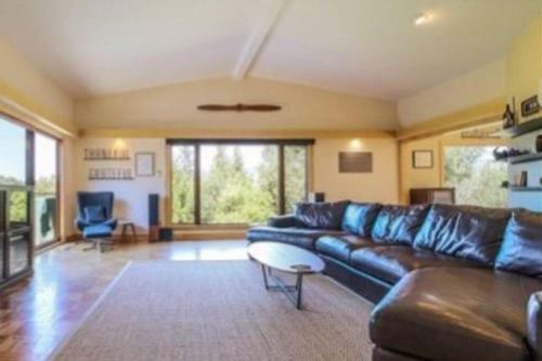 Luxury 5-bd W/ Great Views Near Downtown & Campus