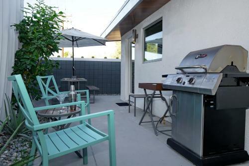 Hotel Suite 1 By Avantstay Retro & Spacious Studio W Kitchenette Ada Accessible