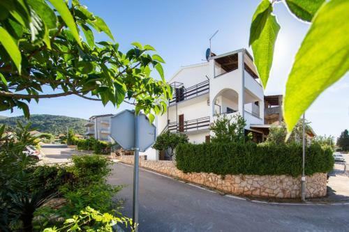 Luxury Apartment Pharos