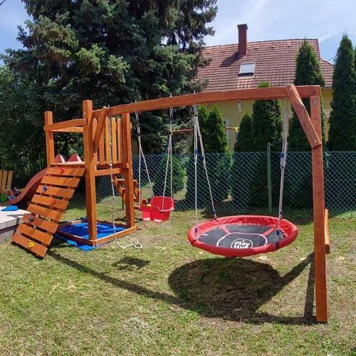 Hostal Balassa Csal�di Apartman