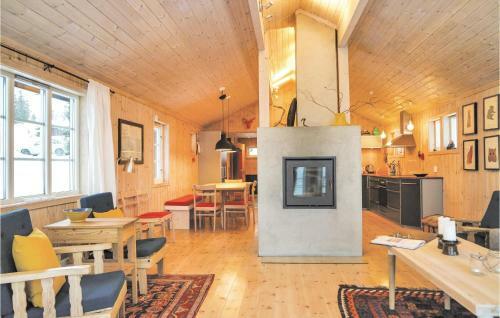 Three-bedroom Holiday Home In Sjusjoen