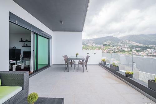 Moradia T3 Geminada Em Santo Ant�nio, Funchal