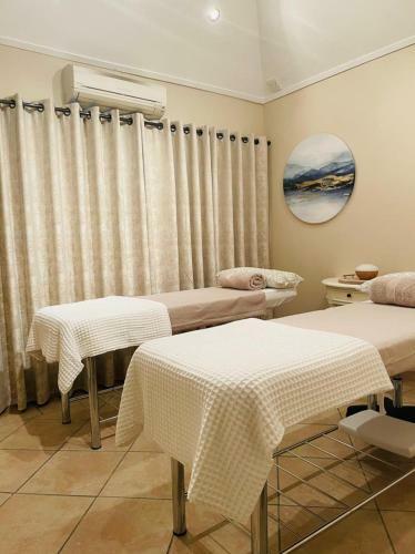 Lodge 150 Jacaranda Guesthouse
