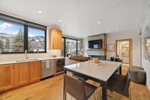 Apartamento Riverfront Lodge In Avon 2 Bedroom Residence