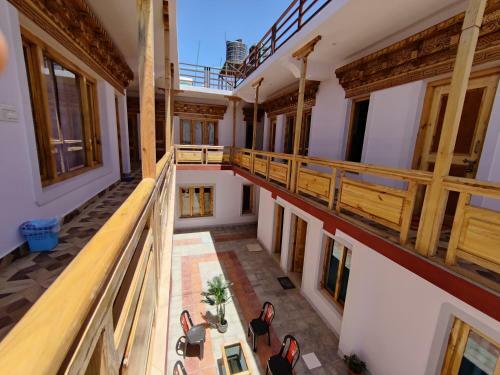 Hotel Lungdho Residency