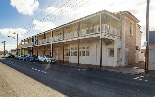 Smugglers Resort-style Apartment No 11