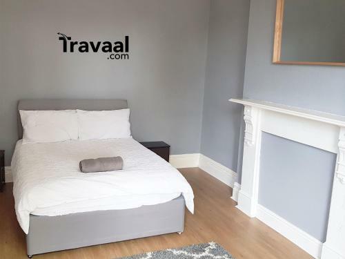 Travaal - 3 Bedroom Apartment Farnborough