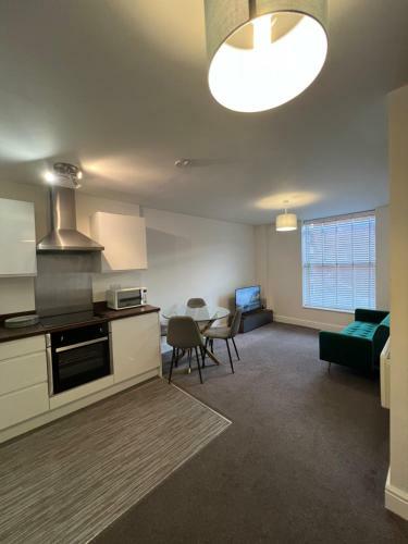 Apt 208 1-bedroom Studio Apartment, Free Parking