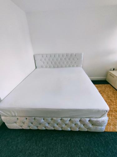 2 Bedroom Large And Luxurious Apartment