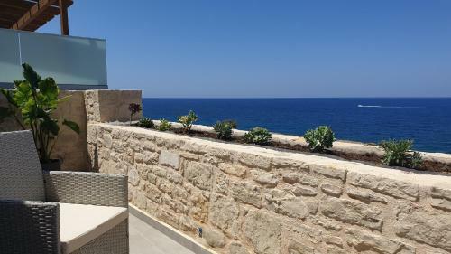 Zefyros Suite , Seafront Retreat !