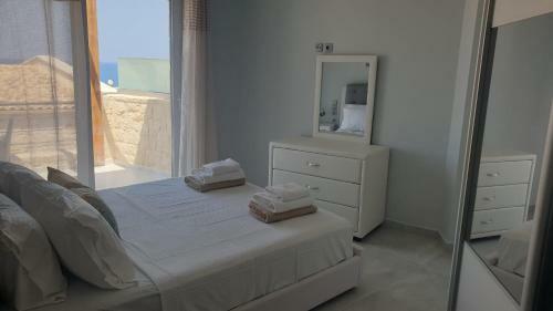 Zefyros Suite , Seafront Retreat !