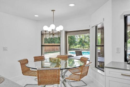 Gorgeous 6 Br Home W Heated Pool & Golf View