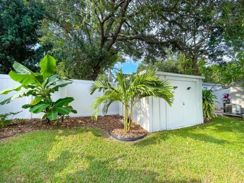 Tropical Escape Close To Top Fl Beaches!