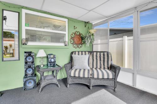 Tropical Escape Close To Top Fl Beaches!