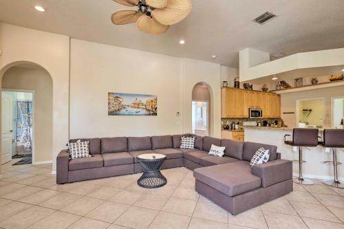 Family Getaway With Pool And Grill, Pets Welcome!