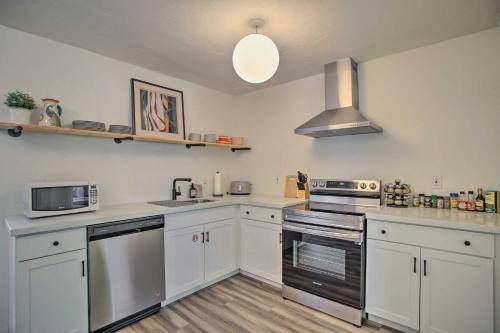 Modern Fort Lauderdale Home Less Than 4 Mi To Beach!