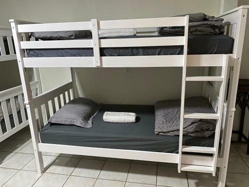 Albergue Single Size Bottom Bunk Bed - Mixed Shared Room - Miami Airport