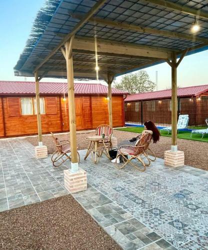 Dos Villas Entre Ciervos Y Cervantes