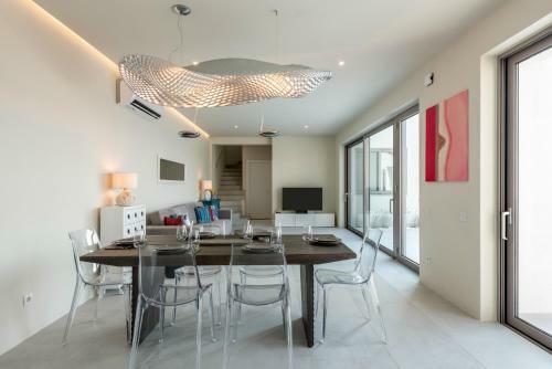 Luxury Villa Oxygen In Sfinari With Sunset Views