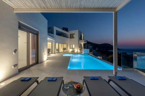 Luxury Villa Oxygen In Sfinari With Sunset Views
