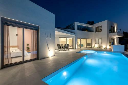 Luxury Villa Oxygen In Sfinari With Sunset Views